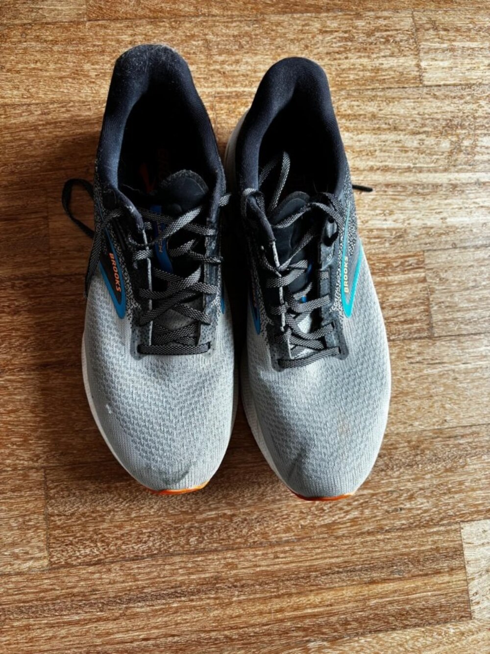 Men's Gray Mesh Running Shoes Size US 11